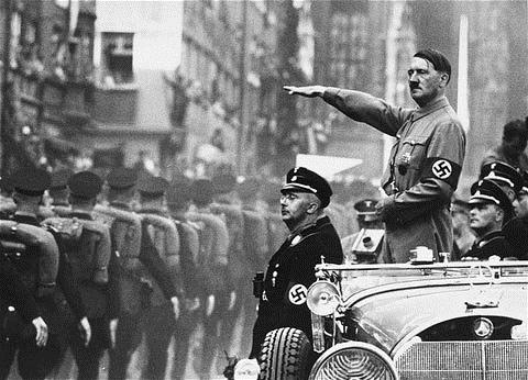 Hitler in car